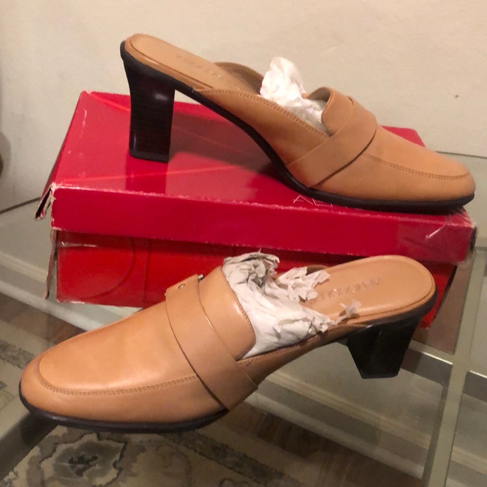 Classic heels